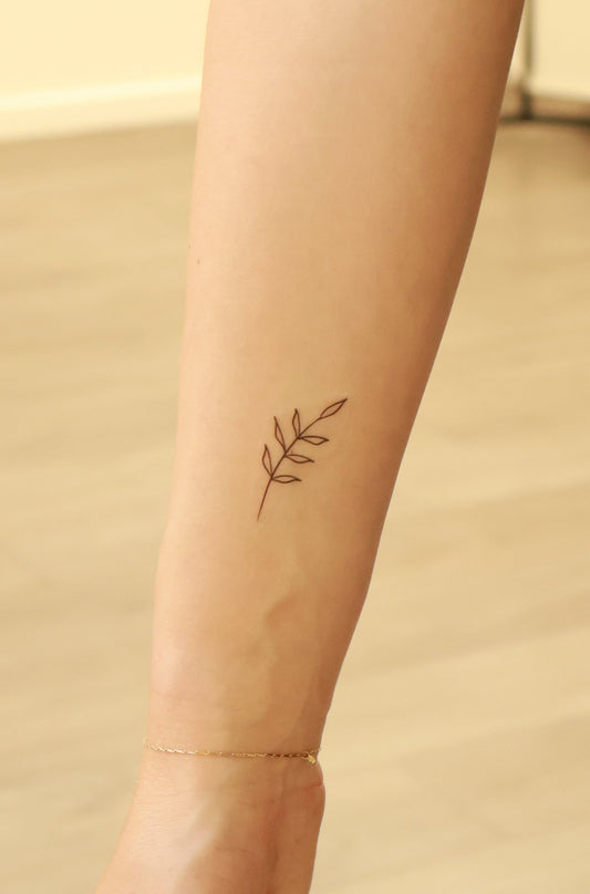 Leaf temporary tattoo